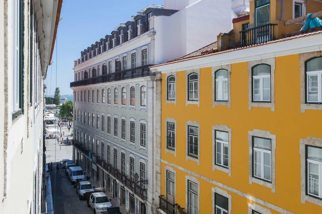 Alfama Baixa Spacious And Bright Apartment Blends The Historic And The Contemporary 2 Bedrs & 2 Bathrs Ac 18Th Century Building Lisboa