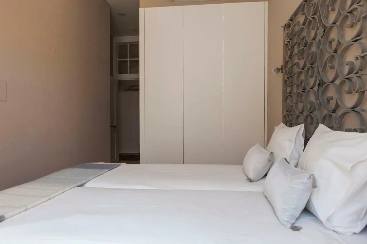 Alfama Baixa Spacious And Bright Apartment Blends The Historic And The Contemporary 2 Bedrs & 2 Bathrs Ac 18Th Century Building Lisboa