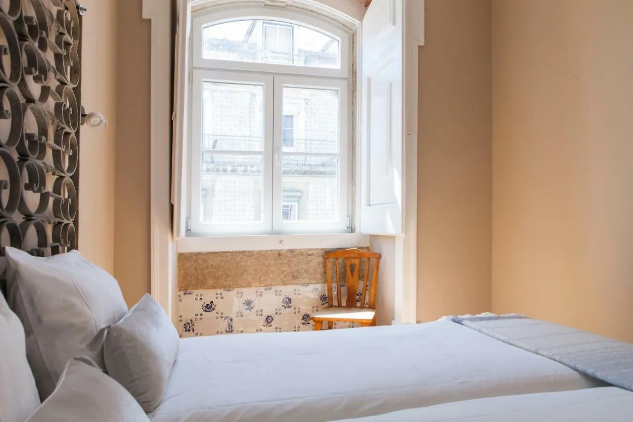 Alfama Baixa Spacious And Bright Apartment Blends The Historic And The Contemporary 2 Bedrs & 2 Bathrs Ac 18Th Century Building Lisboa Portugal